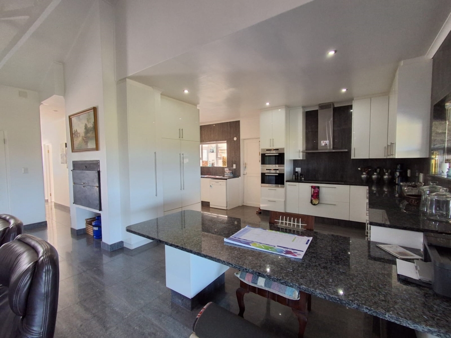 4 Bedroom Property for Sale in Stilbaai Wes Western Cape